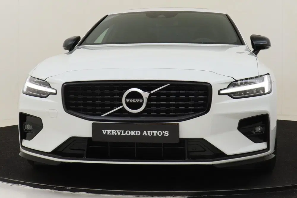 Volvo S60 B4 (M-HYBRID) R-DESIGN -PANO.DAK uit 2020, foto 9