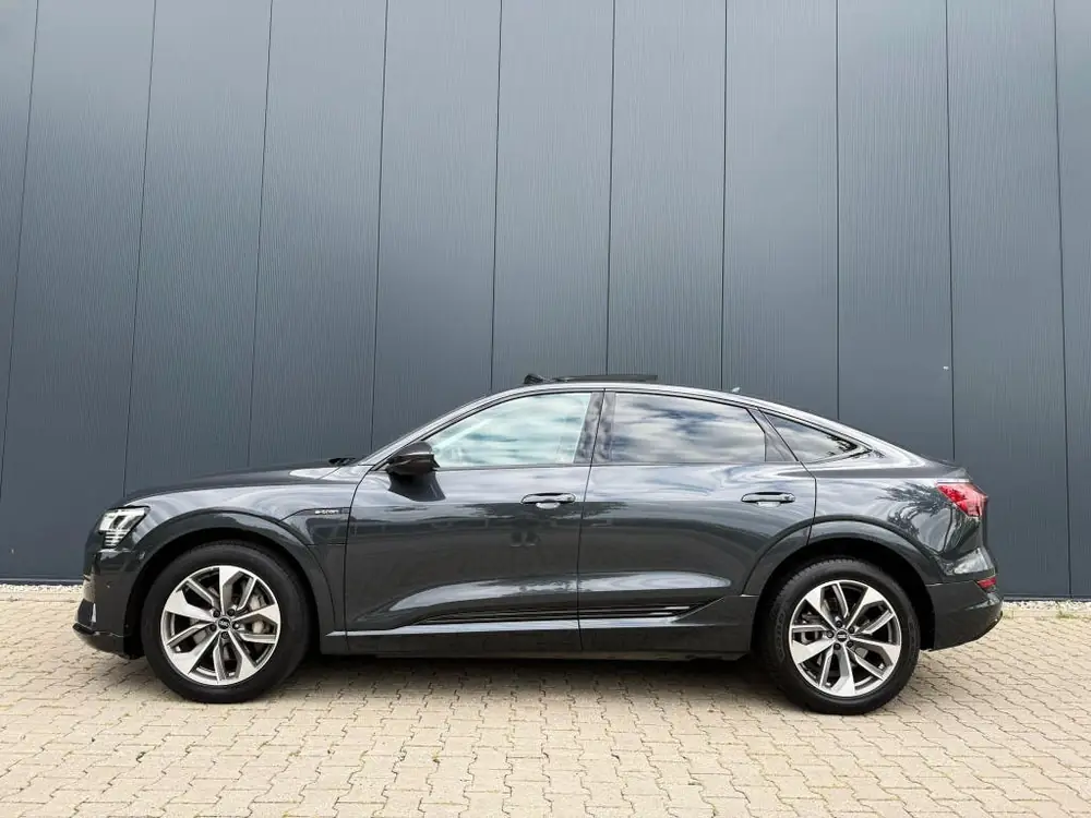 Audi E-tron Sportback 55 quattro Business edition Plus 95 kW uit 2020, foto 3