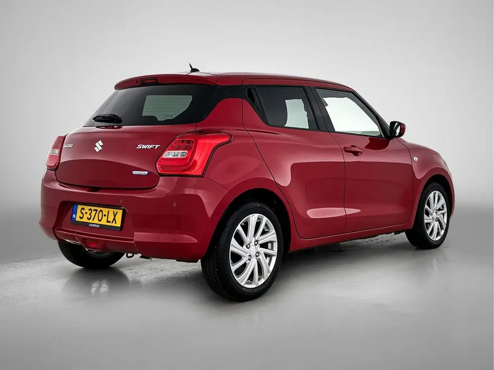 Suzuki Swift 1.2 Stijl Smart Hybrid uit 2020, foto 2