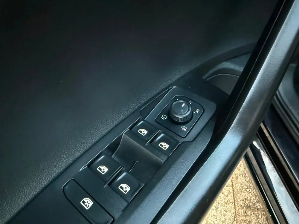 Volkswagen Polo 1.0 TSI 2023 DSG AUT SPORT KEYLESS VIRTUAL C uit 2023, foto 13