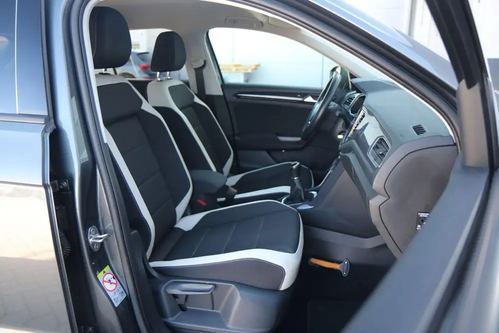 Volkswagen T-Roc 1.5 TSI 150pk Sport | Navigatie | Achteruit uit 2020, foto 15