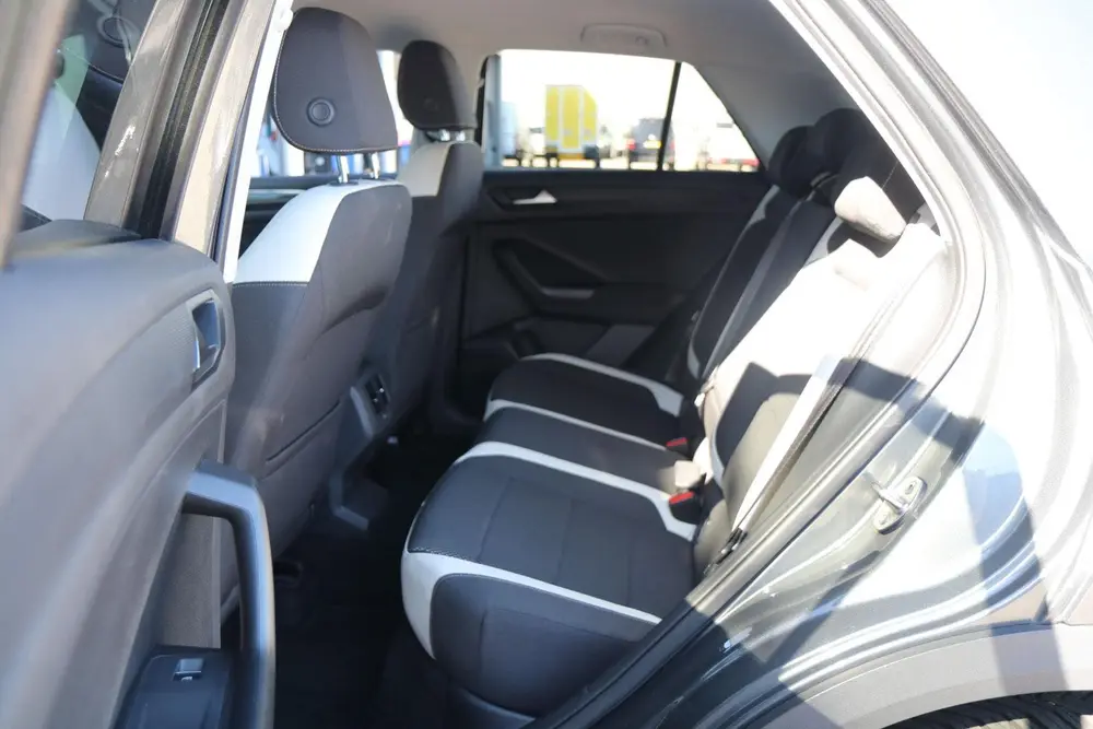 Volkswagen T-Roc 1.5 TSI 150pk Sport | Navigatie | Achteruit uit 2020, foto 18