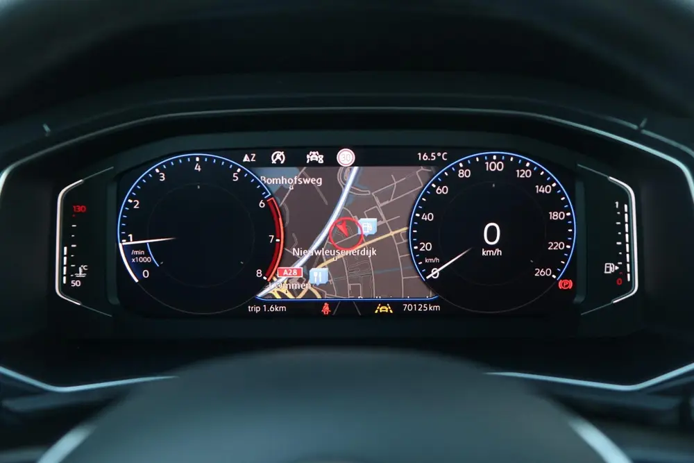 Volkswagen T-Roc 1.5 TSI 150pk Sport | Navigatie | Achteruit uit 2020, foto 20