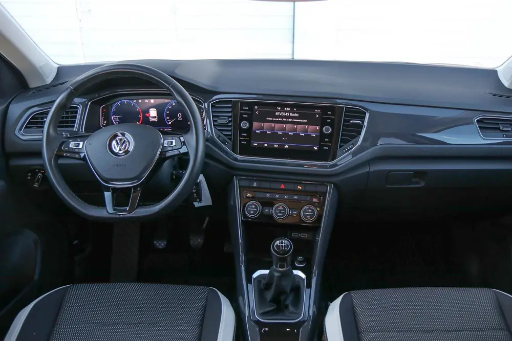 Volkswagen T-Roc 1.5 TSI 150pk Sport | Navigatie | Achteruit uit 2020, foto 5