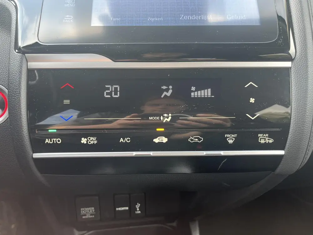 Honda Jazz 1.3 i-VTEC Elegance CAMERA CRUISE TREKHAAK uit 2019, foto 17