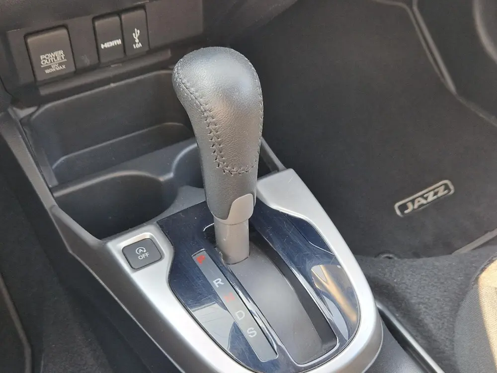 Honda Jazz 1.3 i-VTEC Elegance CAMERA CRUISE TREKHAAK uit 2019, foto 19