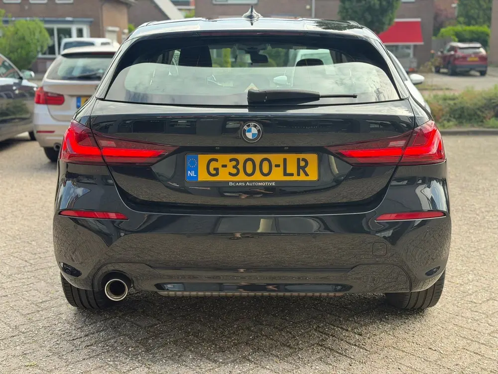 BMW 1-serie 118i Executive Edition Xenon uit 2019, foto 10