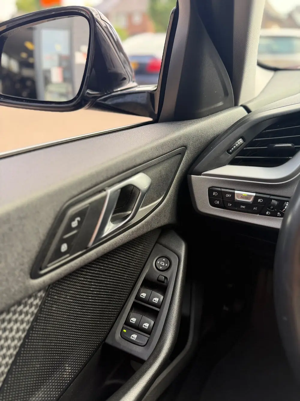BMW 1-serie 118i Executive Edition Xenon uit 2019, foto 13