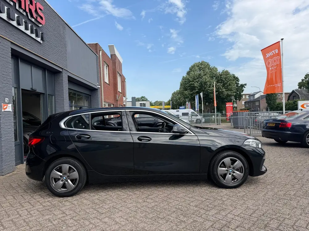 BMW 1-serie 118i Executive Edition Xenon uit 2019, foto 7