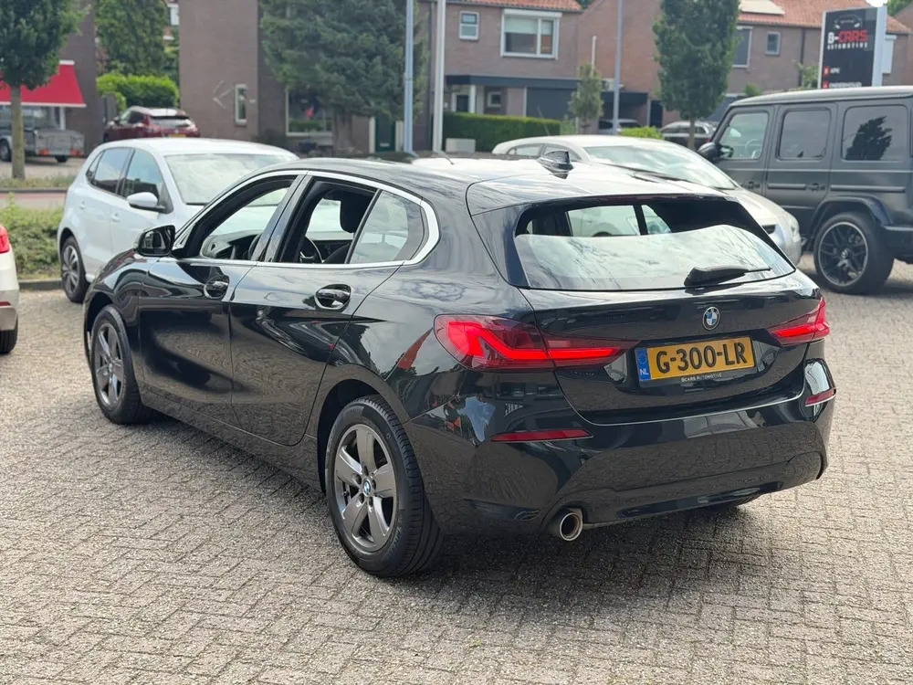 BMW 1-serie 118i Executive Edition Xenon uit 2019, foto 8