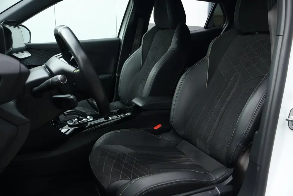 Peugeot 2008 EV GT Pack 50 kWh uit 2022, foto 11