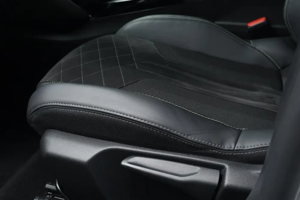 Peugeot 2008 EV GT Pack 50 kWh uit 2022, foto 12