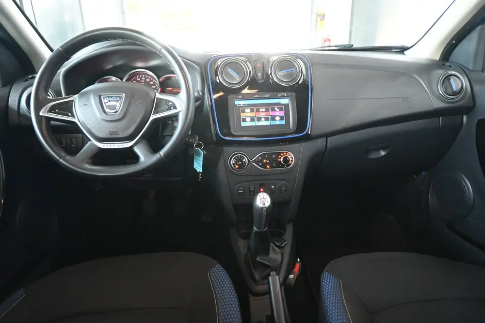 Dacia Sandero 1.0 TCe Stepway Serie Limitee 15th Anniv. Clim uit 2020, foto 2