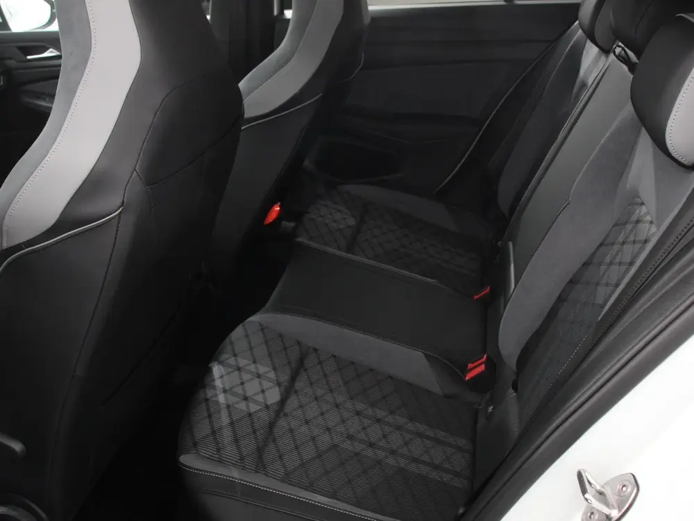 Volkswagen Golf 1.5 eTSI DSG R-Line Panorama dak Navigatie A uit 2024, foto 11