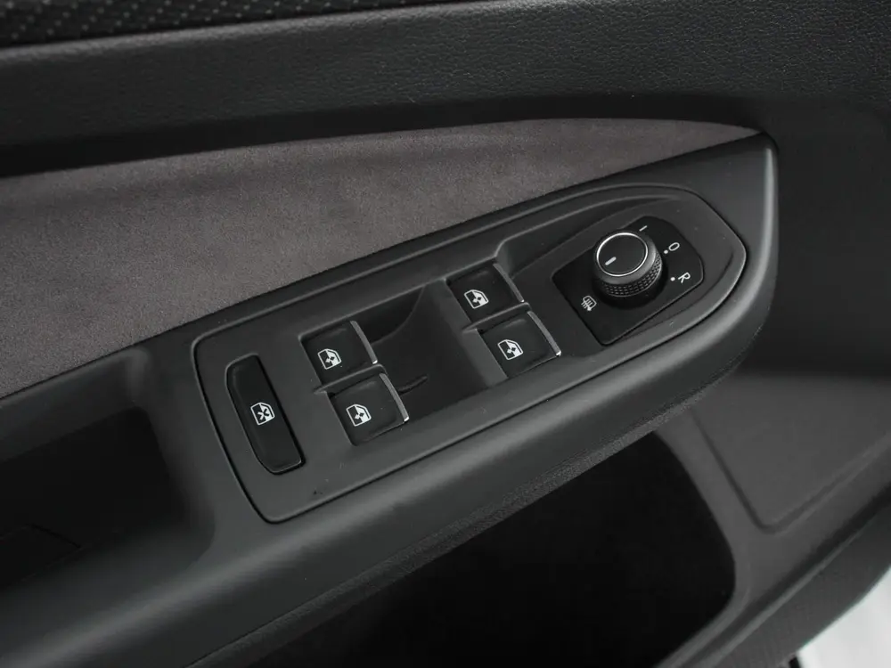 Volkswagen Golf 1.5 eTSI DSG R-Line Panorama dak Navigatie A uit 2024, foto 12