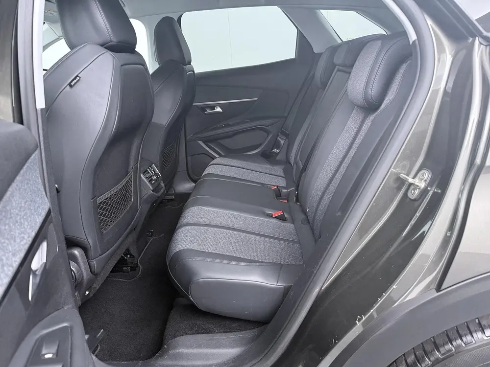 Peugeot 3008 1.2 PureTech Allure - Navigatie - Climate Contr uit 2019, foto 10