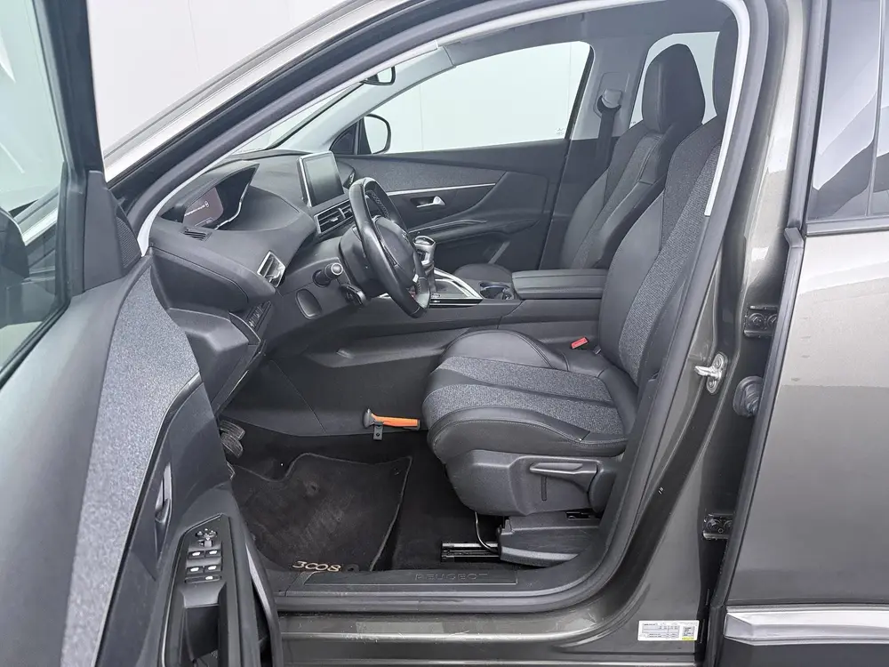Peugeot 3008 1.2 PureTech Allure - Navigatie - Climate Contr uit 2019, foto 11