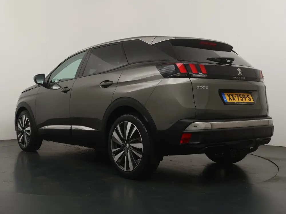 Peugeot 3008 1.2 PureTech Allure - Navigatie - Climate Contr uit 2019, foto 3
