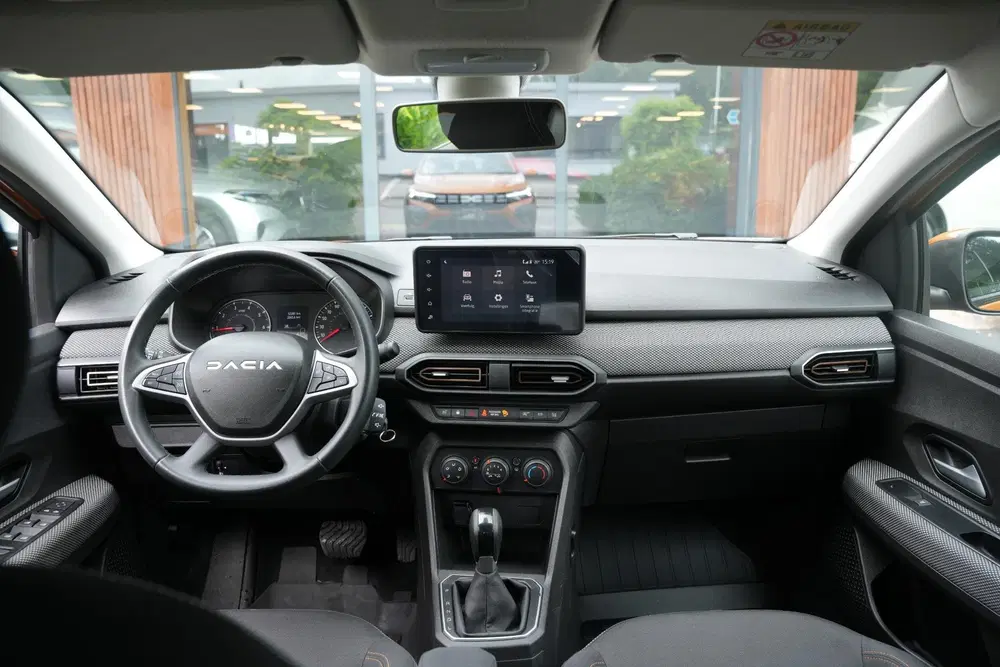 Dacia Sandero 1.0 TCe 90 Comfort uit 2024, foto 2