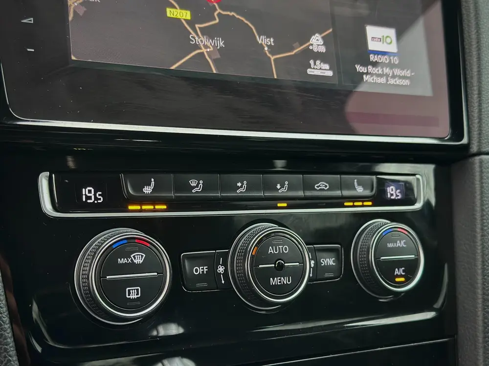 Volkswagen Golf 7.5 2.0 TSI 4Motion R|PANO|KEYLESS|VIRTUAL uit 2019, foto 19