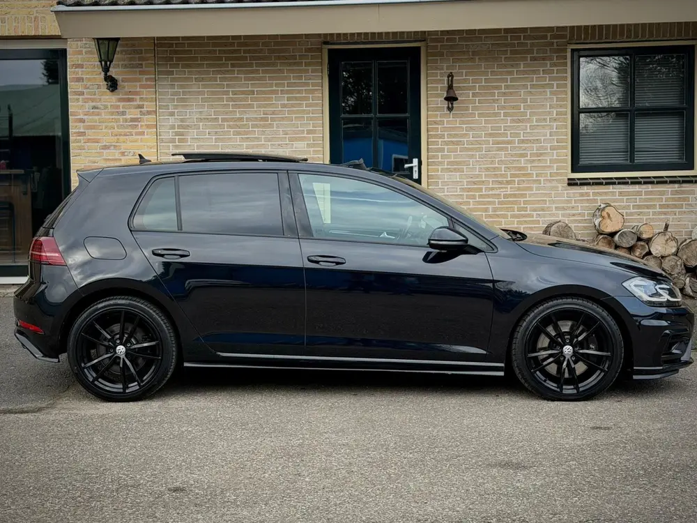 Volkswagen Golf 7.5 2.0 TSI 4Motion R|PANO|KEYLESS|VIRTUAL uit 2019, foto 2