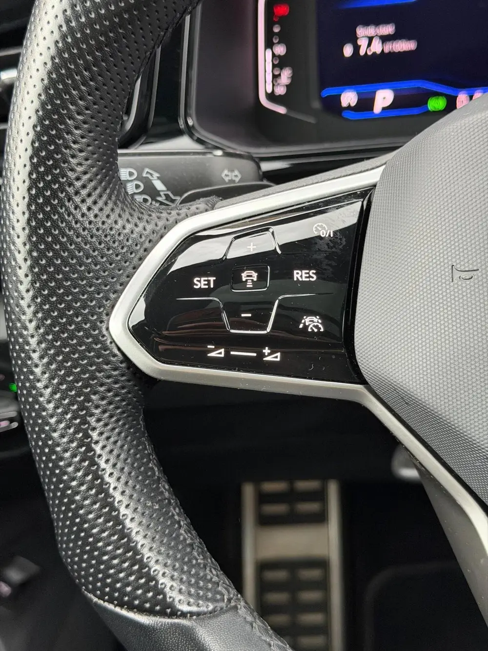 Volkswagen T-ROC 1.5 TSI DSG R-Line | PANO | ACC |NAVI |LED uit 2022, foto 16