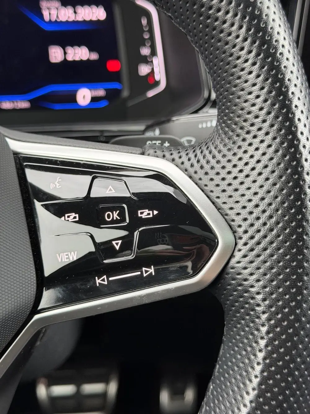Volkswagen T-ROC 1.5 TSI DSG R-Line | PANO | ACC |NAVI |LED uit 2022, foto 17