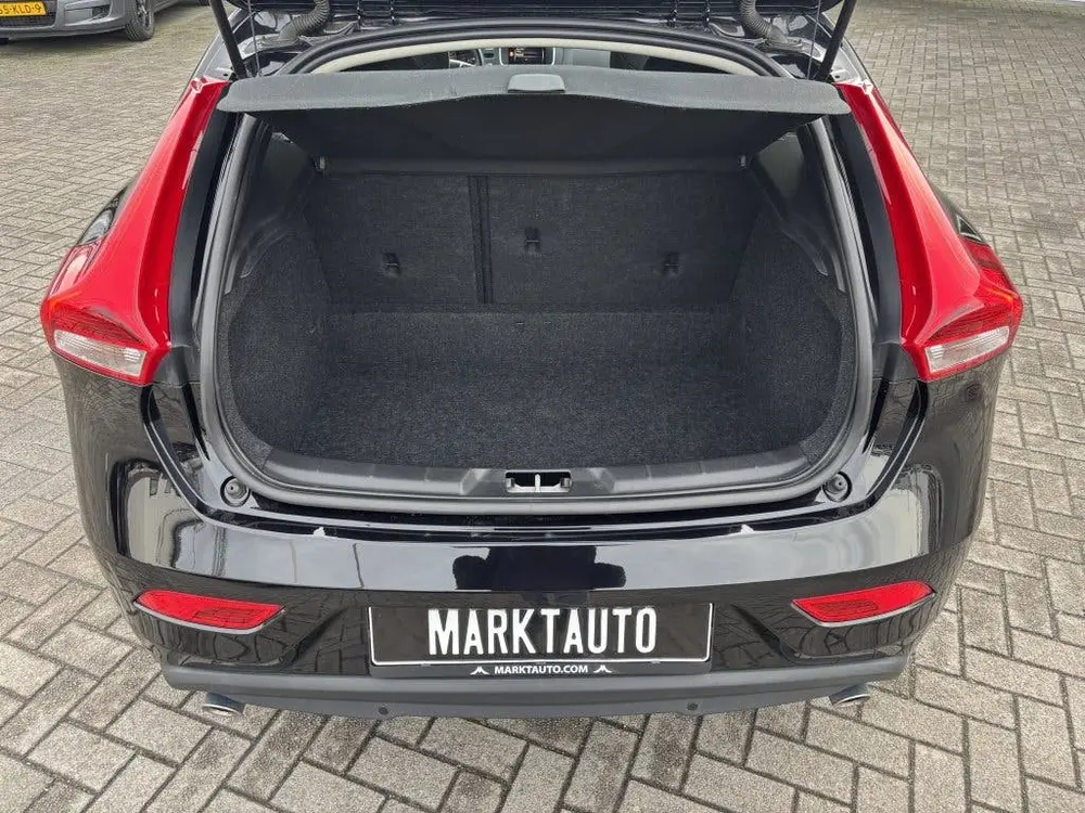 Volvo V40 1.5 T3 Dynamic Edition Navi Led Cruise Stoelverwar uit 2019, foto 13
