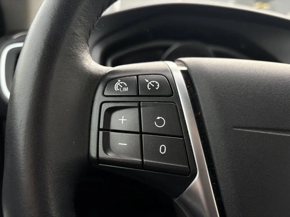 Volvo V40 1.5 T3 Dynamic Edition Navi Led Cruise Stoelverwar uit 2019, foto 20