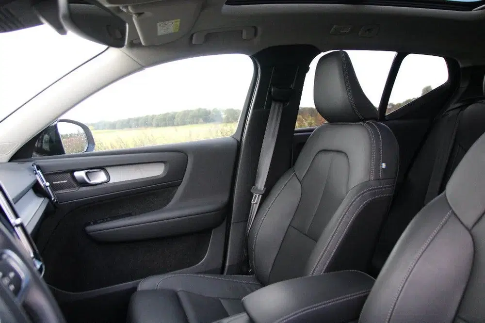 Volvo XC40 B4 Ultimate Bright uit 2024, foto 15