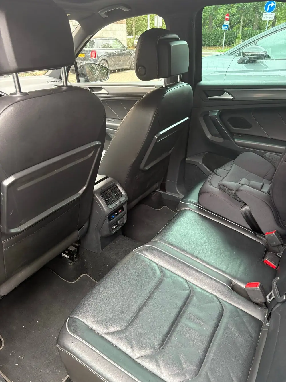 Volkswagen Tiguan 1.5 TSI ACT 150pk DSG 2019 Zwart uit 2019, foto 10