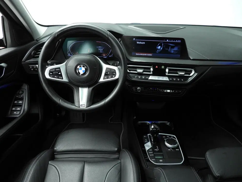 BMW 1-serie 5-deurs 118i uit 2021, foto 10