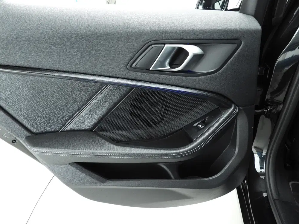 BMW 1-serie 5-deurs 118i uit 2021, foto 18
