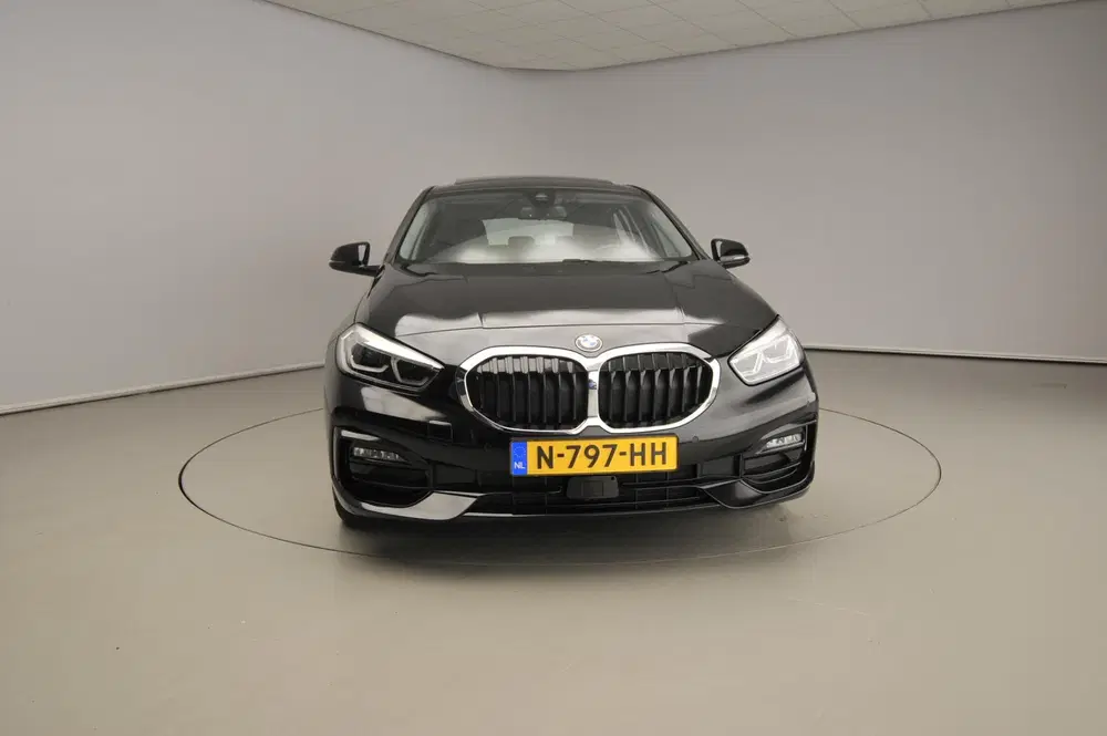 BMW 1-serie 5-deurs 118i uit 2021, foto 5