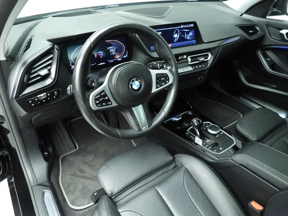 BMW 1-serie 5-deurs 118i uit 2021, foto 6