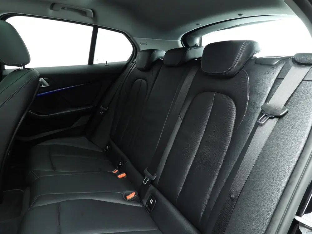 BMW 1-serie 5-deurs 118i uit 2021, foto 8