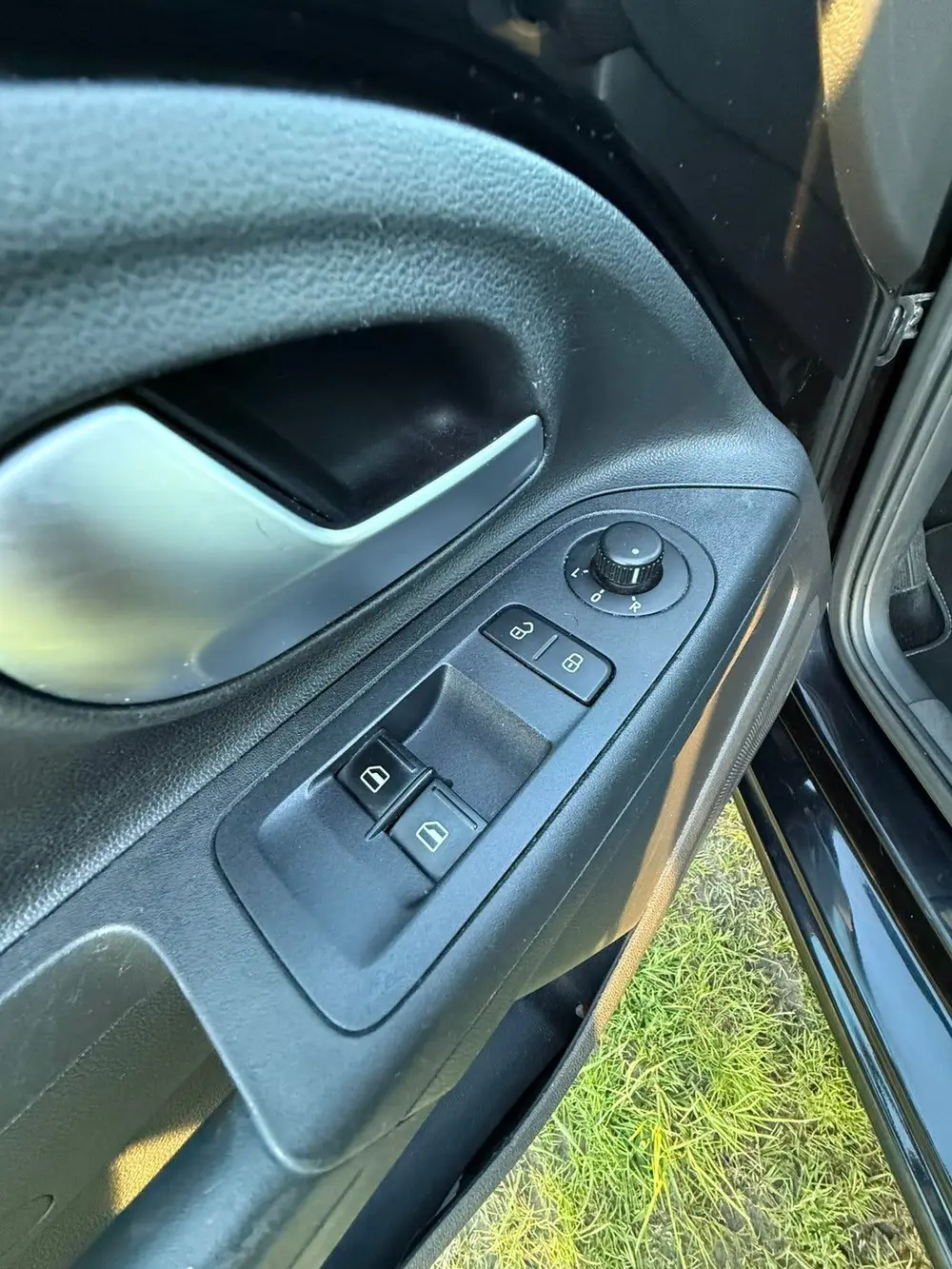 Volkswagen Up! Facelift 1.0 60PK 5D BMT 2019 Zwart uit 2019, foto 14