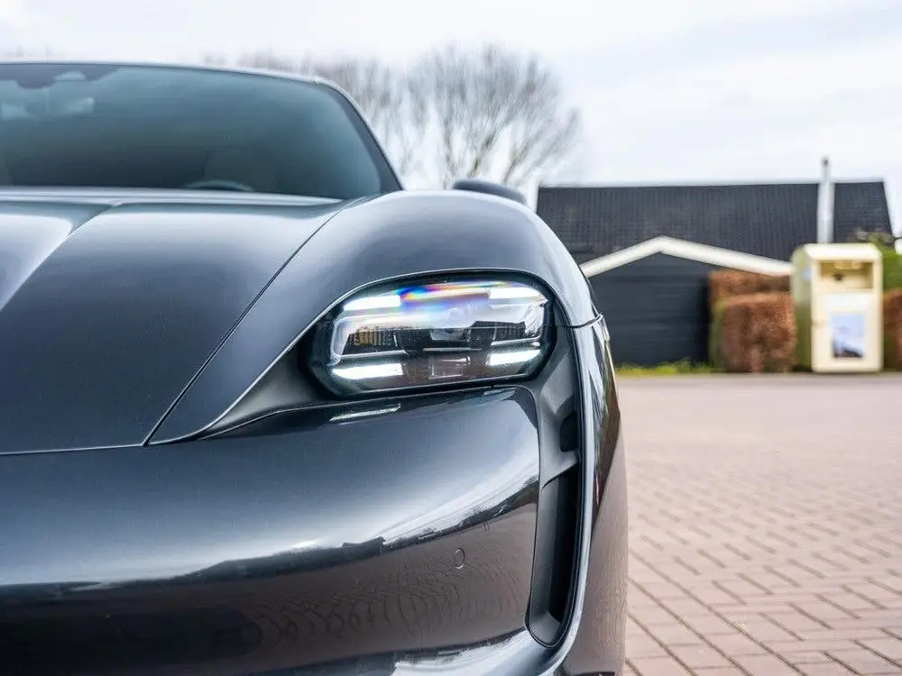 Porsche Taycan 93 kWh uit 2022, foto 12