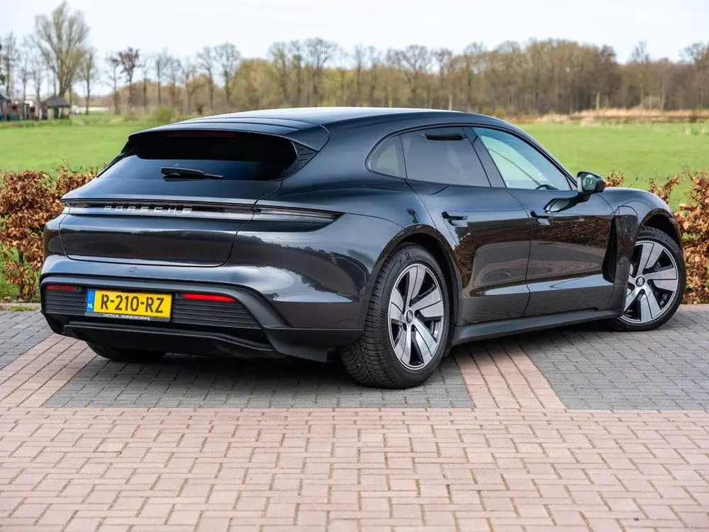 Porsche Taycan 93 kWh uit 2022, foto 5