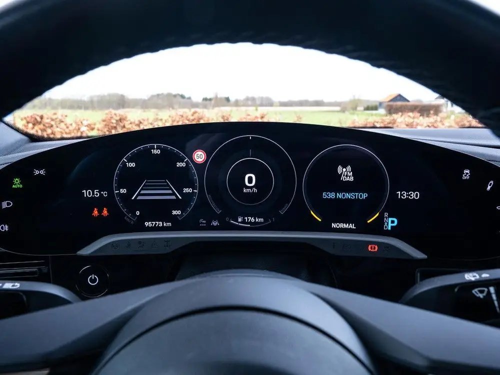 Porsche Taycan 93 kWh uit 2022, foto 6