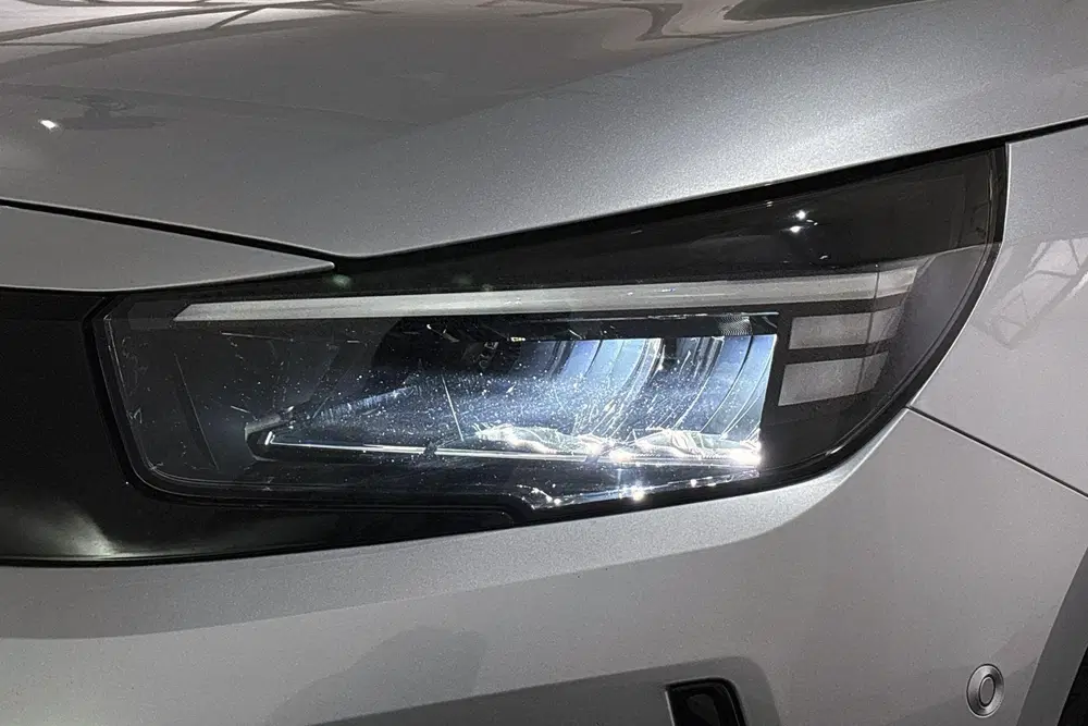 Opel Corsa 1.2 Edition Camera Apple CarPlay Dodehoek uit 2024, foto 17