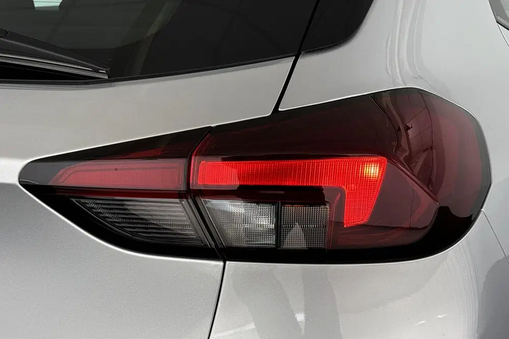 Opel Corsa 1.2 Edition Camera Apple CarPlay Dodehoek uit 2024, foto 18