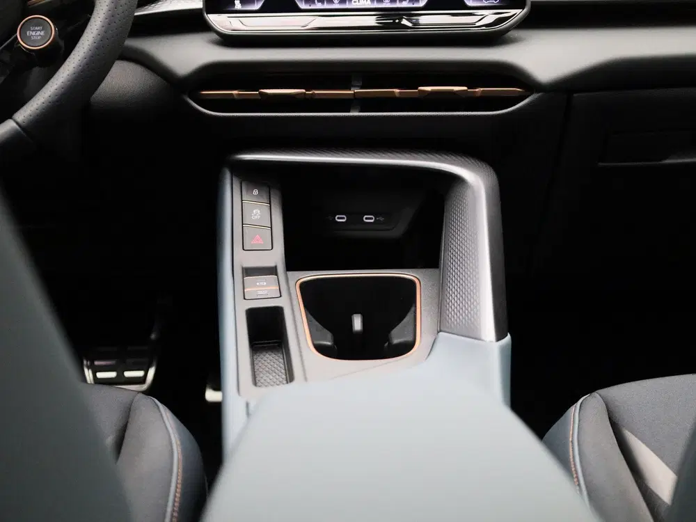 Cupra Terramar 1.5 TSI e-Hybrid Business uit 2026, foto 10