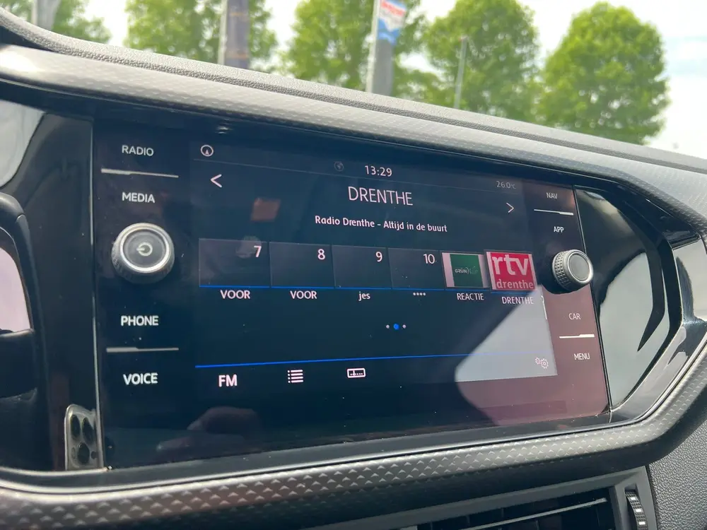 Volkswagen T-Cross 1.0 TSI r line virtual cockpit, trekhaak uit 2019, foto 16