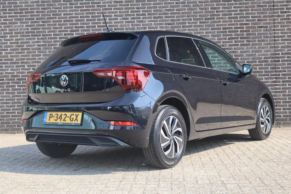 Volkswagen Polo 1.0 TSI 95pk Life | App Connect | Parkeersen uit 2022, foto 2