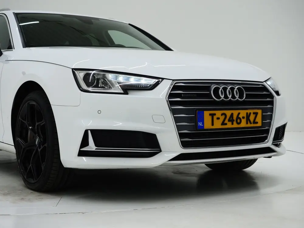 Audi A4 45 TFSI quattro Hybrid uit 2019, foto 12