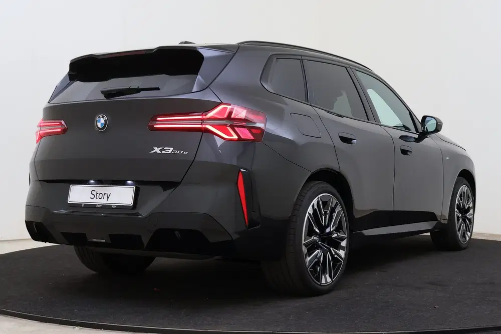 BMW X3 30e xDrive M Sport Automaat uit 2025, foto 2