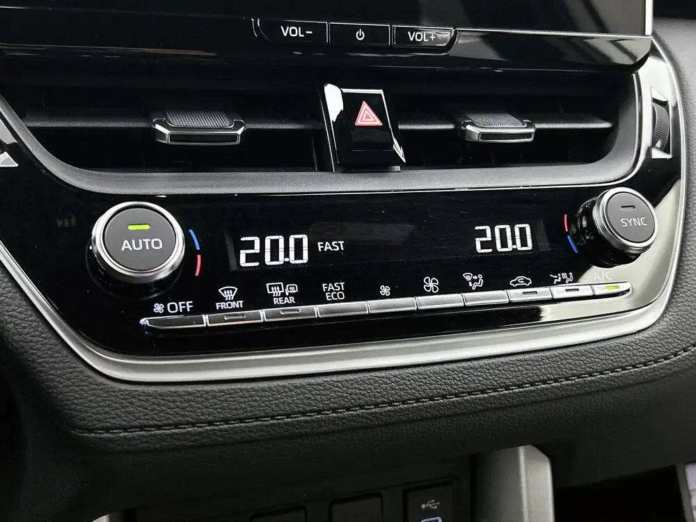 Toyota Corolla Cross Hybrid 140 Style l Navigatie l Parkeers uit 2025, foto 10
