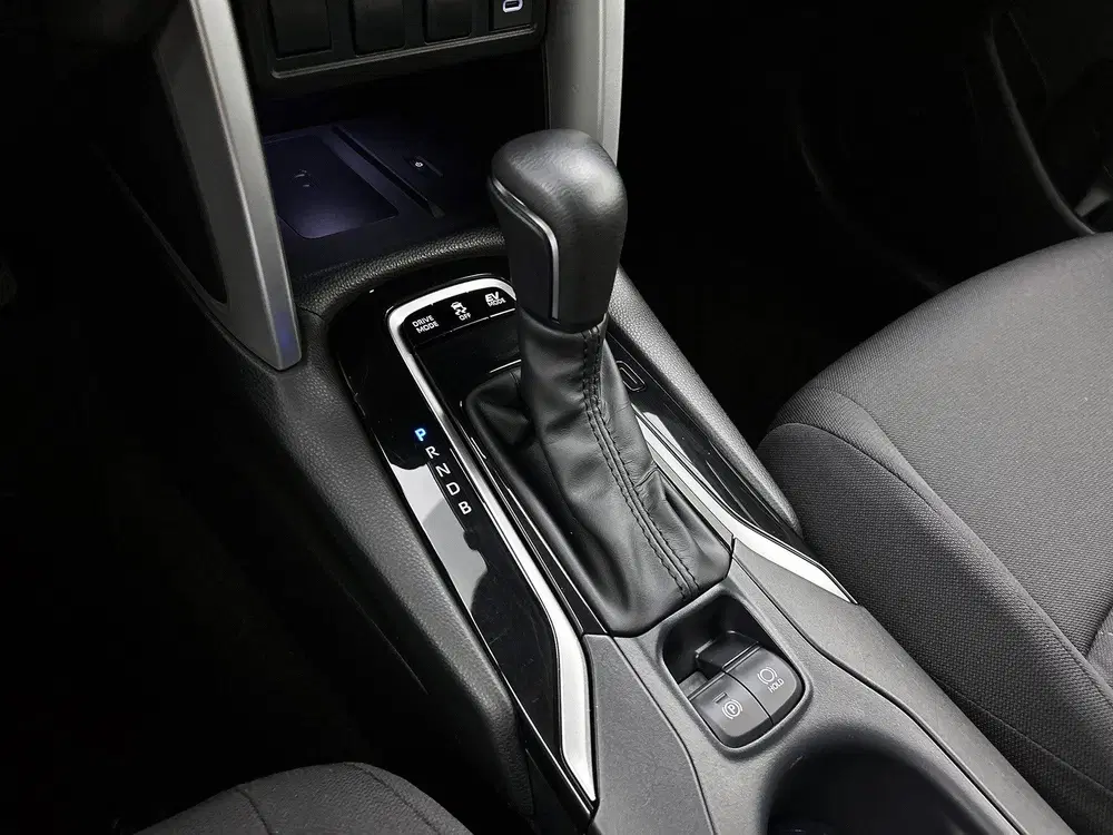 Toyota Corolla Cross Hybrid 140 Style l Navigatie l Parkeers uit 2025, foto 11