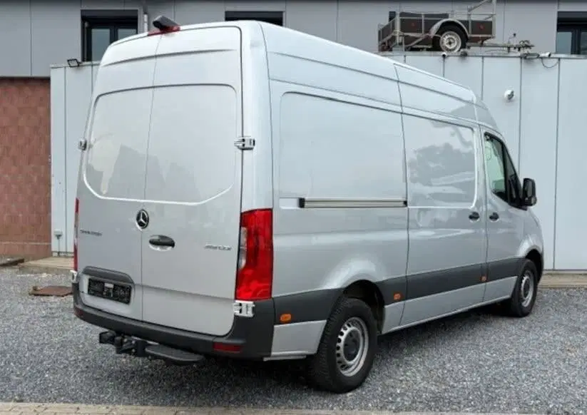 Mercedes-Benz Sprinter 319CDI 190PK L2H2 uit 2023, foto 3